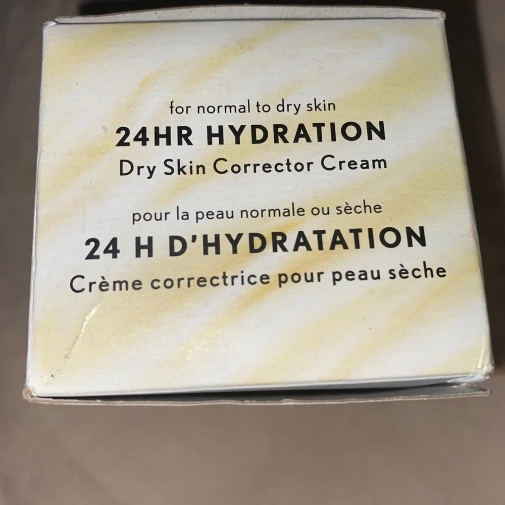 Brand NEW CoverGirl Clean Fresh Skincare Dry Skin Corrector Cream 60ml 2.0 Fl Oz